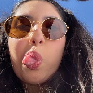 Meet your Posher, Rosemarie